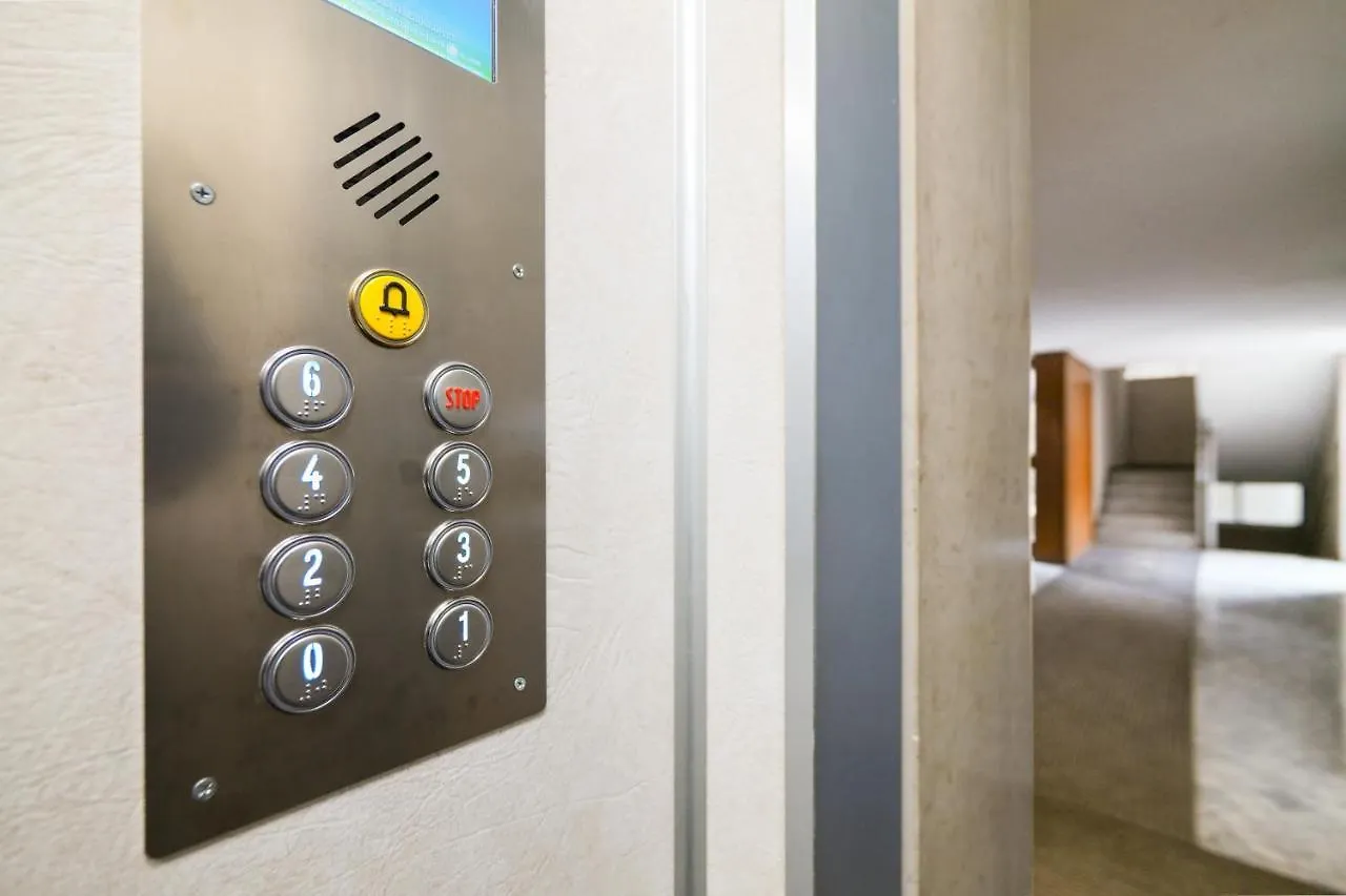 Mila Apartments Battista Milano 0*,  Italia