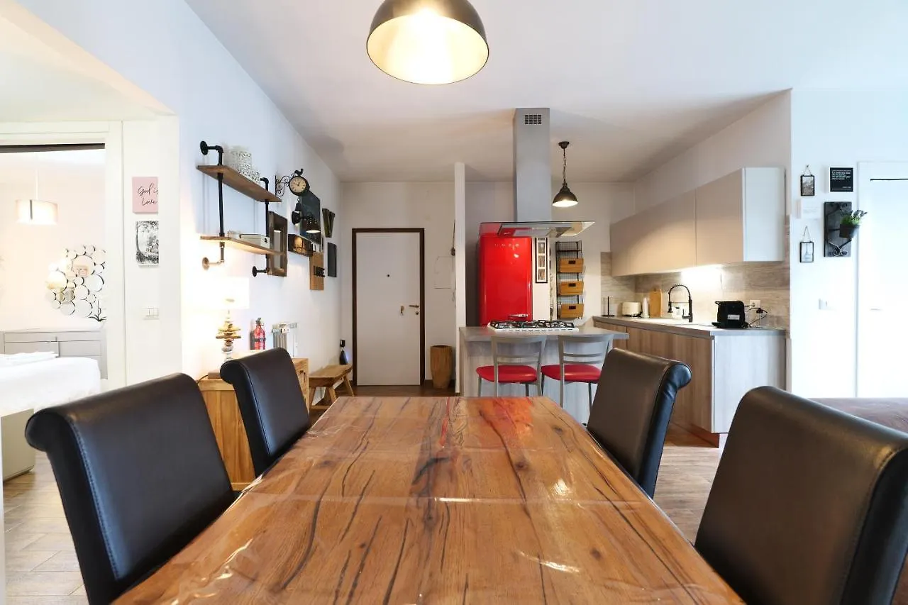 Mila Apartments Battista Milano 0*,  Italia